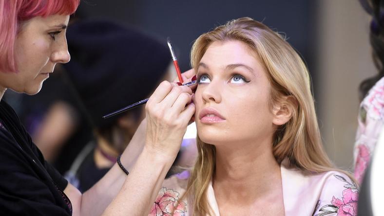 通往超模的路上,玻璃心OUT